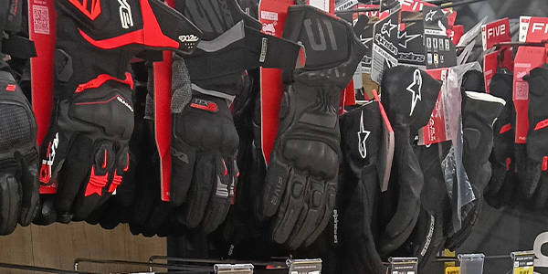 Gants chez Dafy Speed West Moto Laval